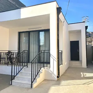 Cozy House Апартаменты Тбилиси