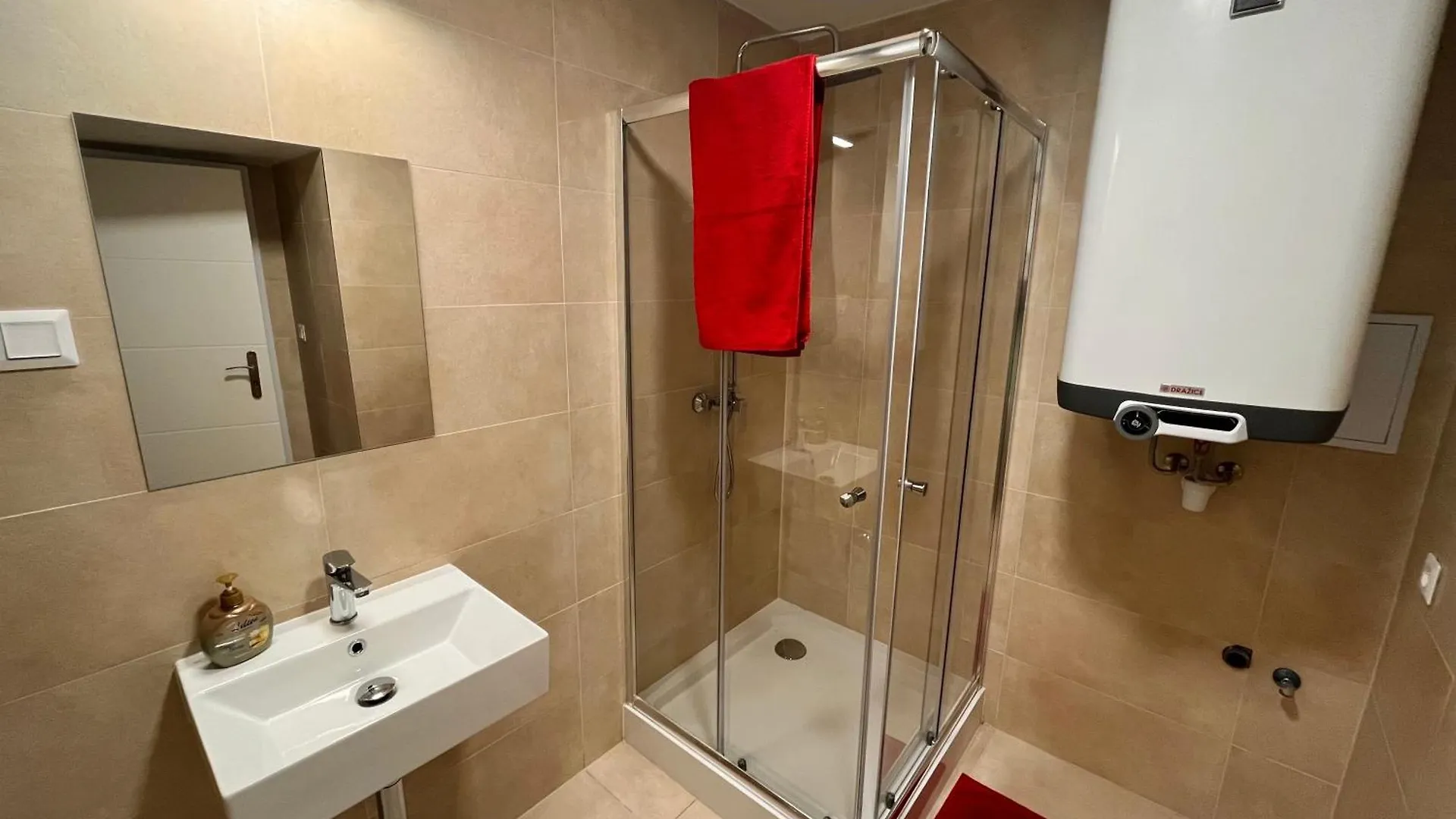 Riverbridge Apartments Πράγα